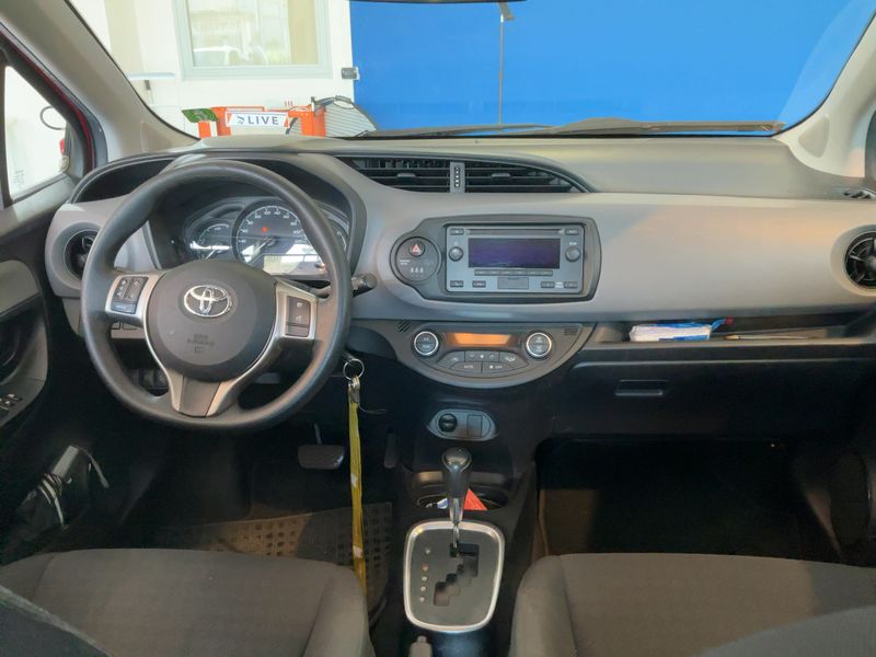 Toyota Yaris 1.5 Hybrid Cool 2017 – снимка 17