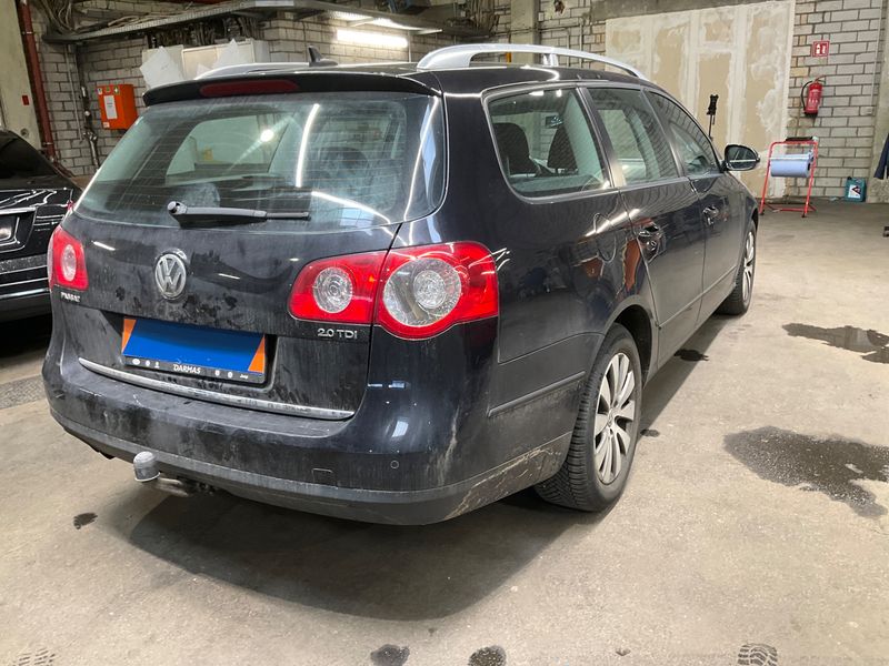 Volkswagen Passat 2.0 TDI Trendline 2009 – снимка 2