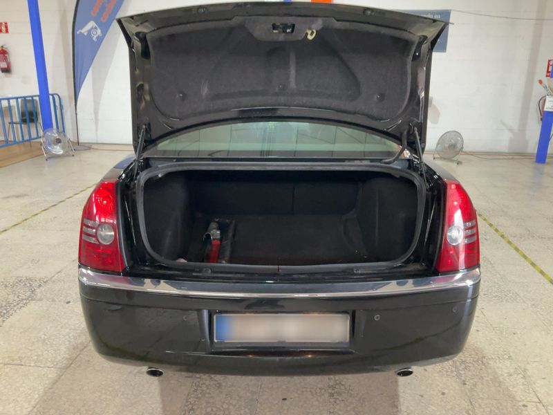 Chrysler 300 C 3.0 CRD 2008 – снимка 15