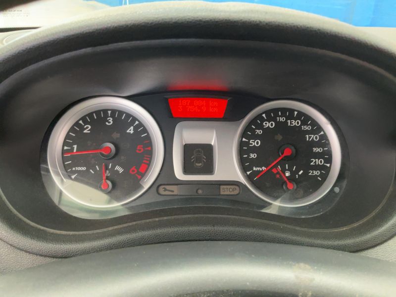 Renault Clio 1.5 dCi Expression 2010 – снимка 4