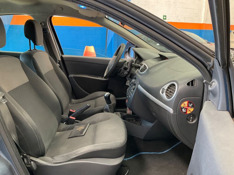 Renault Clio 1.5 dCi Expression 2010 – снимка 3