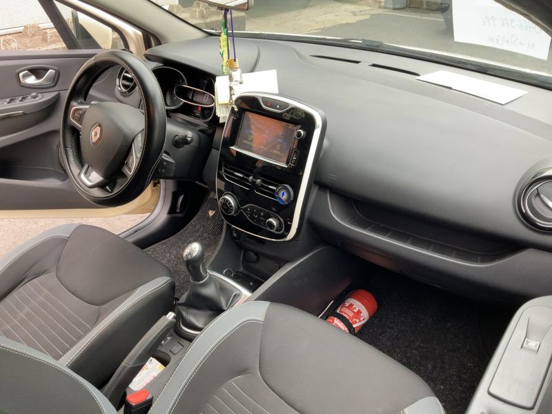 Renault Clio 1.5 dCi Energy Intens 2016 – снимка 17