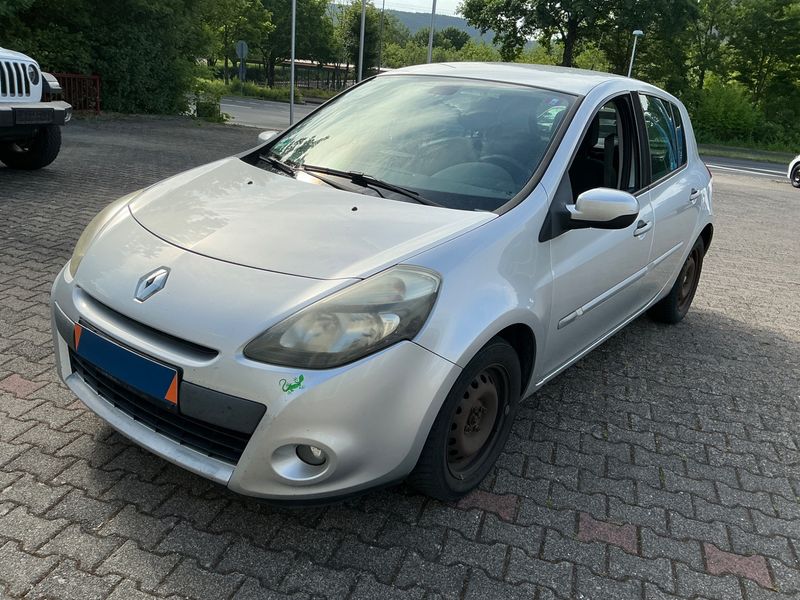 Renault Clio 1.2 Dynamique 2011 – снимка 1