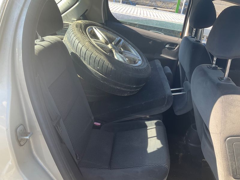 Peugeot 207 1.6 HDi Premium Auto Ecole 2008 – снимка на щета