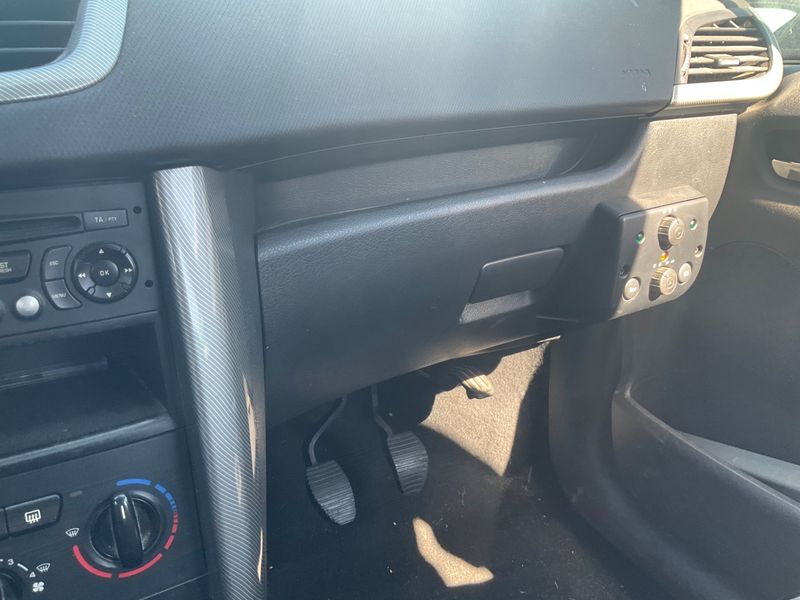 Peugeot 207 1.6 HDi Premium Auto Ecole 2008 – снимка на щета