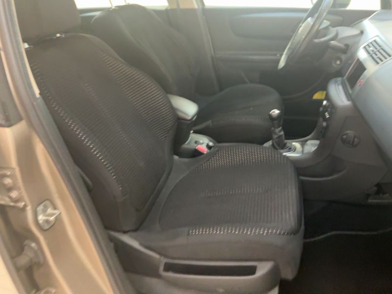 Citroen C4 1.6 HDi Millenium 2009 – снимка 16
