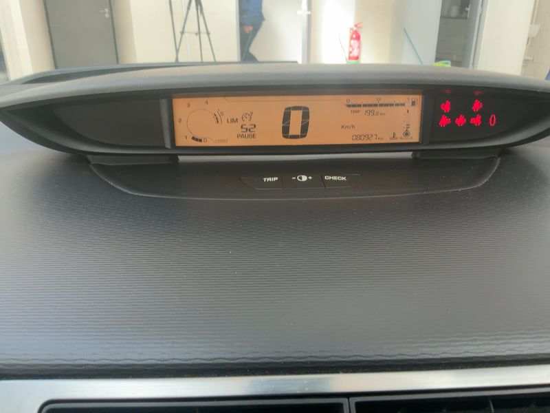 Citroen C4 1.6 HDi Millenium 2009 – снимка 18