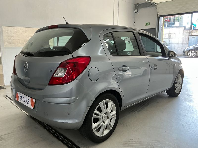 Opel Corsa 1.2 Cosmo 2008 – снимка 2