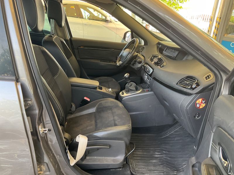 Renault Grand Scenic 1.6 dCi BOSE Edition 2014 – снимка 3