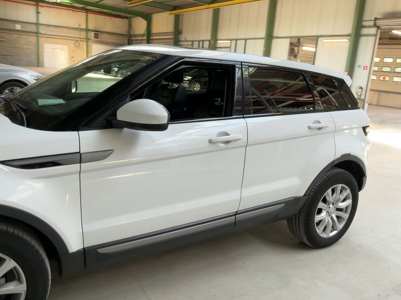 Land Rover Evoque 2.0 Td4 SE 2019 – снимка 4