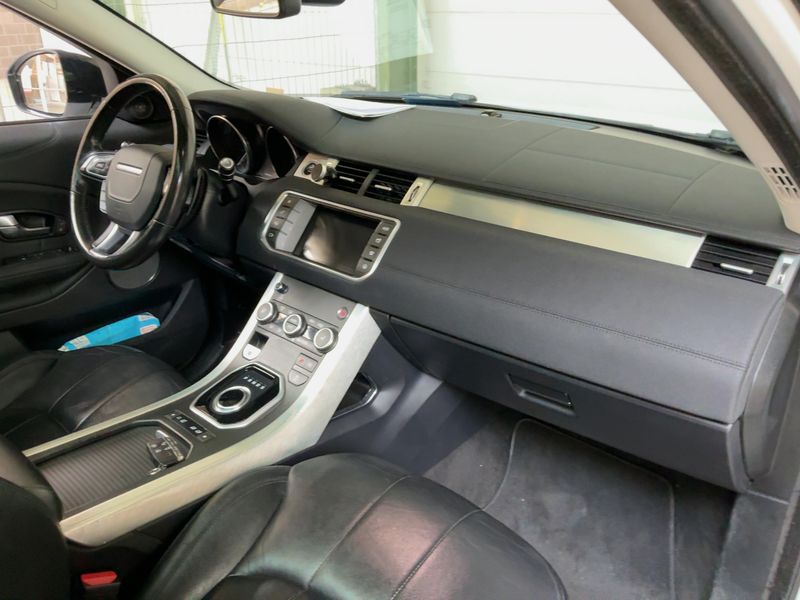 Land Rover Evoque 2.0 Td4 SE 2019 – снимка 17