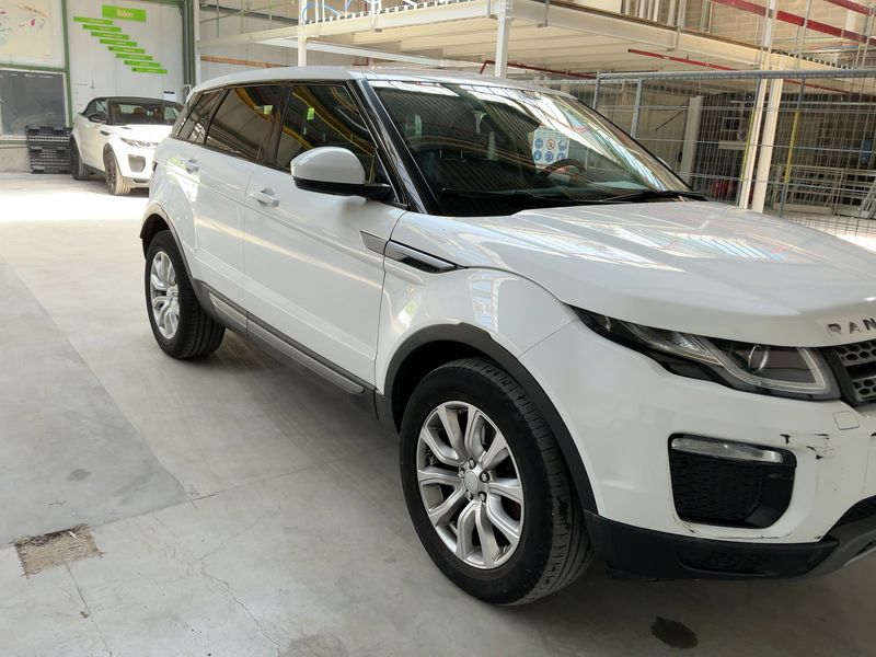 Land Rover Evoque 2.0 Td4 SE 2019 – снимка 12