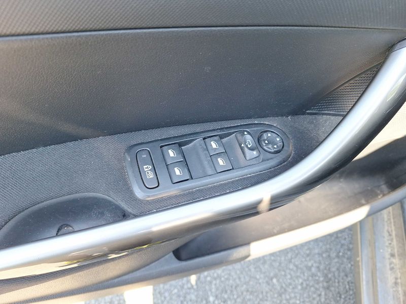 Peugeot 308 1.6 e-HDi Allure 2013 – снимка 67