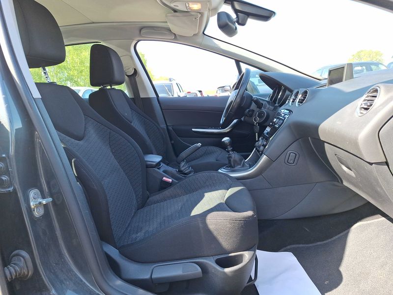 Peugeot 308 1.6 e-HDi Allure 2013 – снимка 10