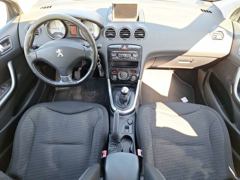 Peugeot 308 1.6 e-HDi Allure 2013 – снимка 11