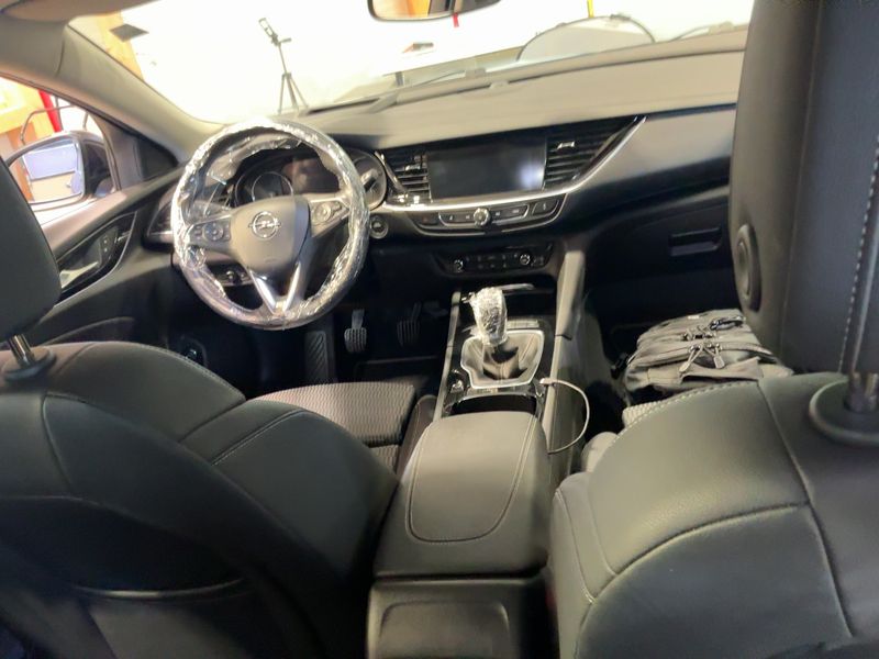 Opel Insignia Sports Tourer 1.6 CDTI DPF Innovation 2019 – снимка 18