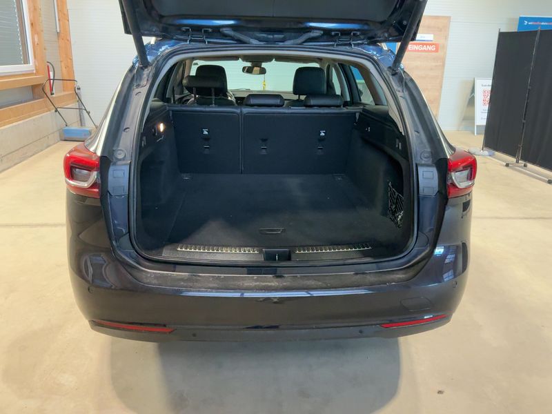 Opel Insignia Sports Tourer 1.6 CDTI DPF Innovation 2019 – снимка 16