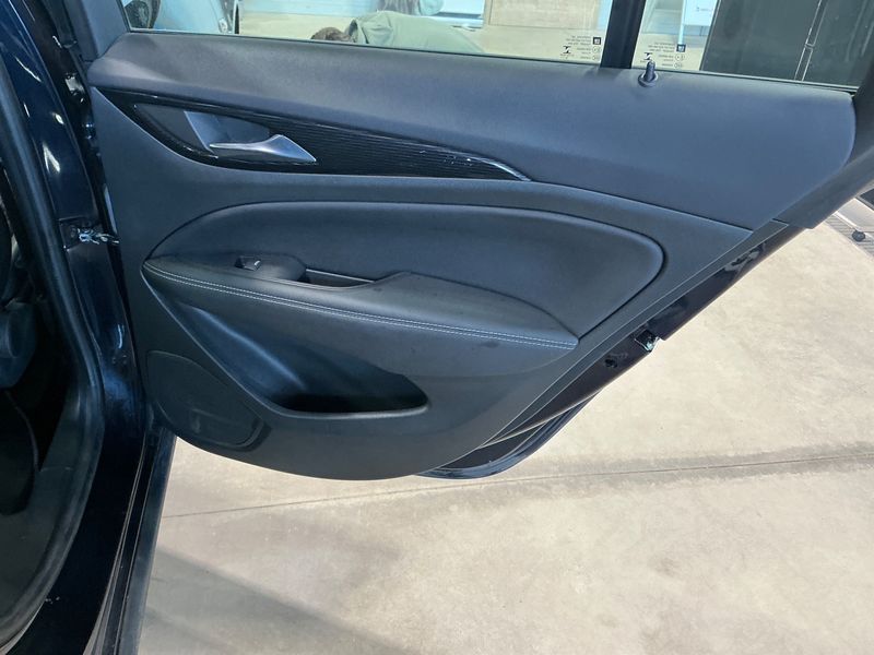 Opel Insignia Sports Tourer 1.6 CDTI DPF Innovation 2019 – снимка 29