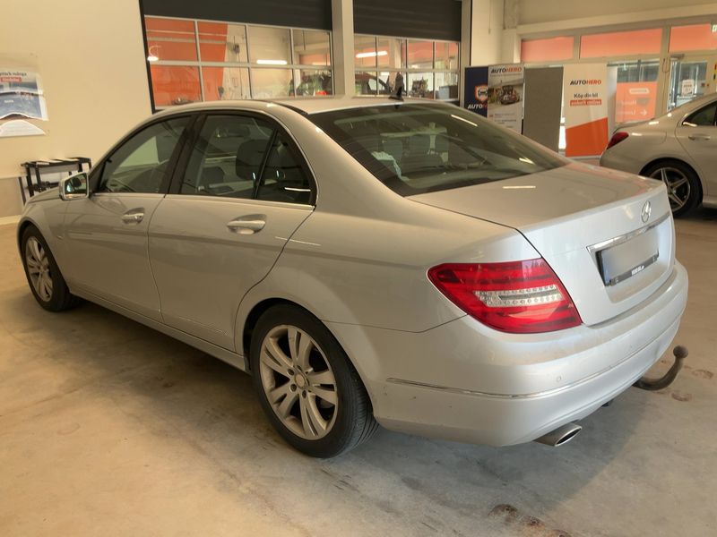 Mercedes-Benz C-Klasse C 220 CDI BlueEfficiency Avantgarde 2011 – снимка 6