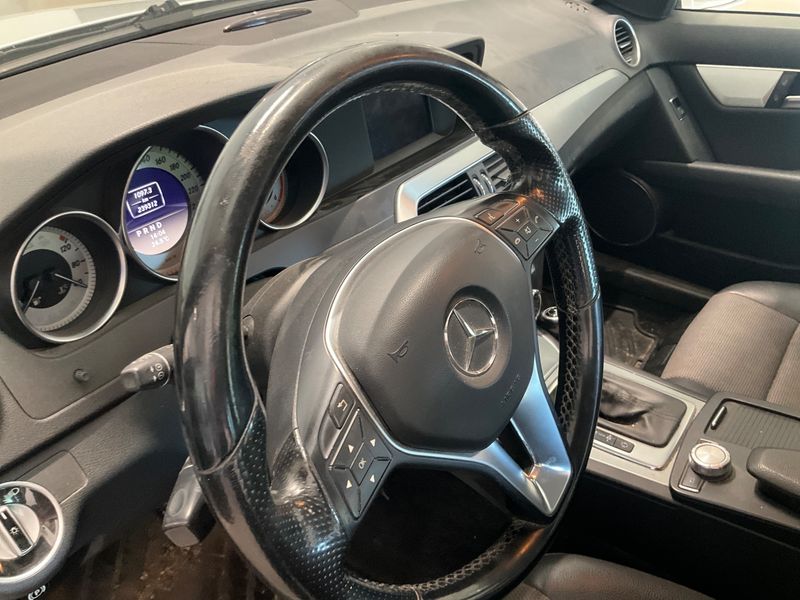 Mercedes-Benz C-Klasse C 220 CDI BlueEfficiency Avantgarde 2011 – снимка 25