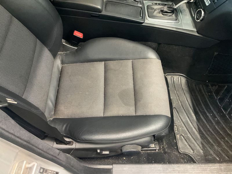 Mercedes-Benz C-Klasse C 220 CDI BlueEfficiency Avantgarde 2011 – снимка 26
