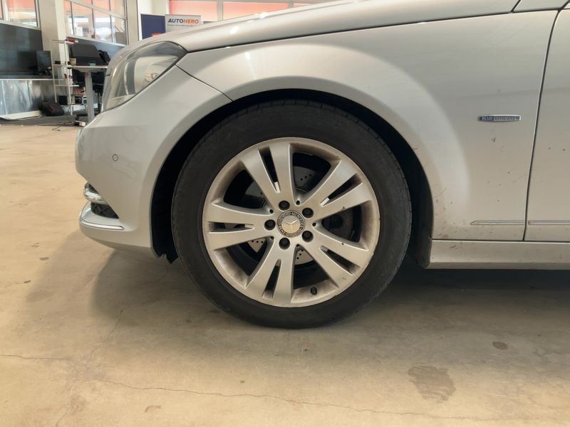 Mercedes-Benz C-Klasse C 220 CDI BlueEfficiency Avantgarde 2011 – снимка 15