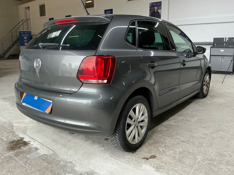 Volkswagen Polo 1.2 Style 2011 – снимка 2