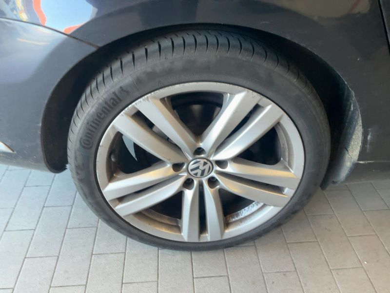 Volkswagen Passat 2.0 TDI Highline BlueMotion Tech 2013 – снимка 9
