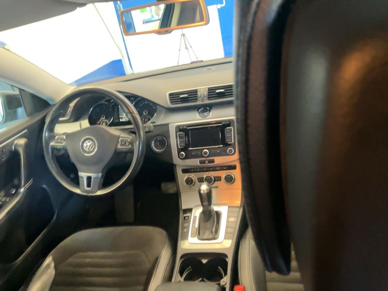 Volkswagen Passat 2.0 TDI Highline BlueMotion Tech 2013 – снимка 18