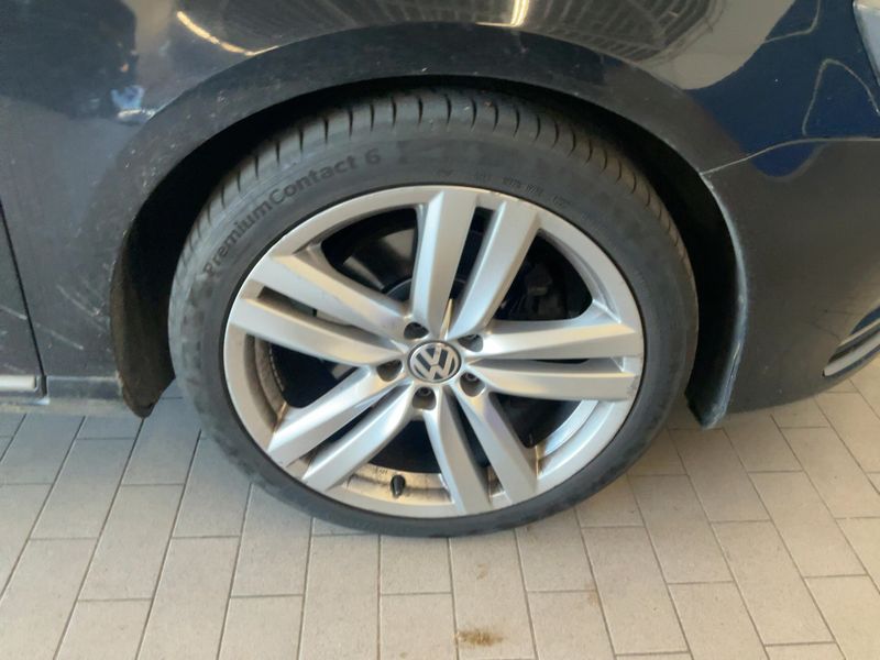 Volkswagen Passat 2.0 TDI Highline BlueMotion Tech 2013 – снимка 11