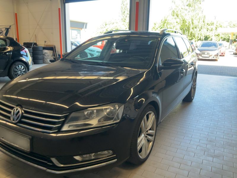 Volkswagen Passat 2.0 TDI Highline BlueMotion Tech 2013 – снимка 2