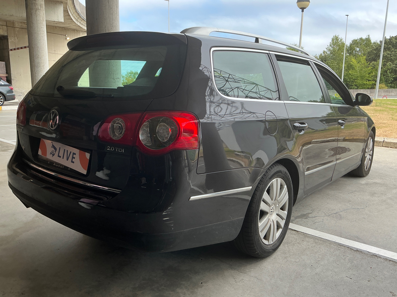 Volkswagen Passat 2.0 TDI Highline 2010 – снимка 2