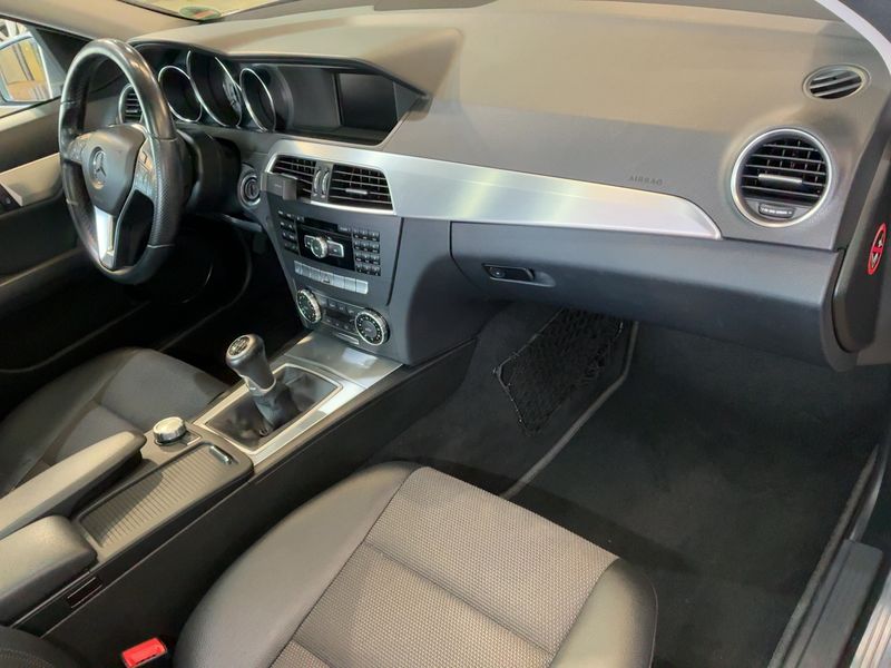 Mercedes-Benz C-Klasse C 220 CDI BlueEfficiency Avantgarde 2012 – снимка 12