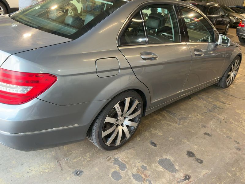 Mercedes-Benz C-Klasse C 220 CDI BlueEfficiency Avantgarde 2012 – снимка 6