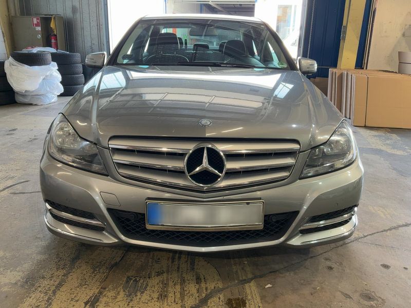 Mercedes-Benz C-Klasse C 220 CDI BlueEfficiency Avantgarde 2012 – снимка 9