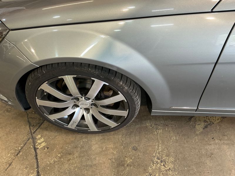 Mercedes-Benz C-Klasse C 220 CDI BlueEfficiency Avantgarde 2012 – снимка 26