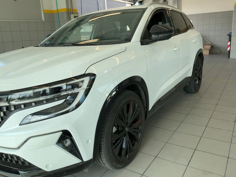 Renault Austral 1.2 Hybrid E-Tech Iconic 2024 – снимка 2