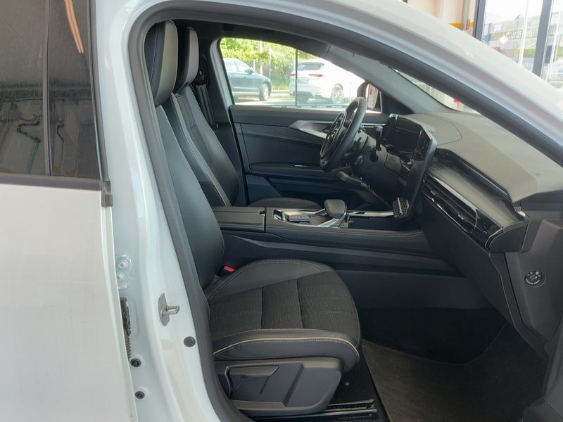 Renault Austral 1.2 Hybrid E-Tech Iconic 2024 – снимка 16