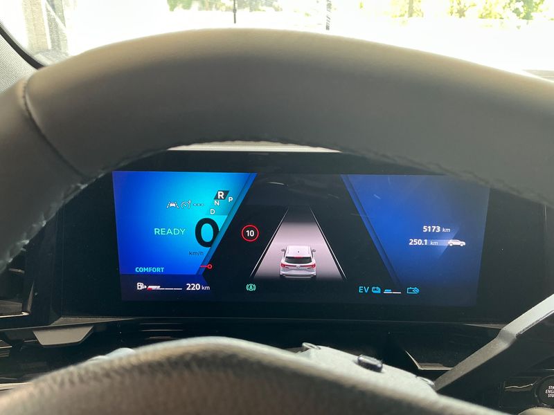 Renault Austral 1.2 Hybrid E-Tech Iconic 2024 – снимка 18