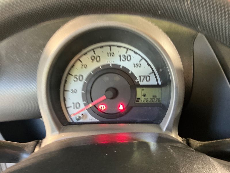 Toyota Aygo 1.0 City 2011 – снимка 4