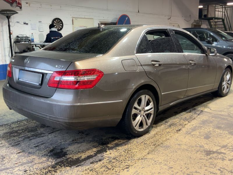 Mercedes-Benz E-Klasse E 200 NGT BlueEfficiency Avantgarde 2012 – снимка 8