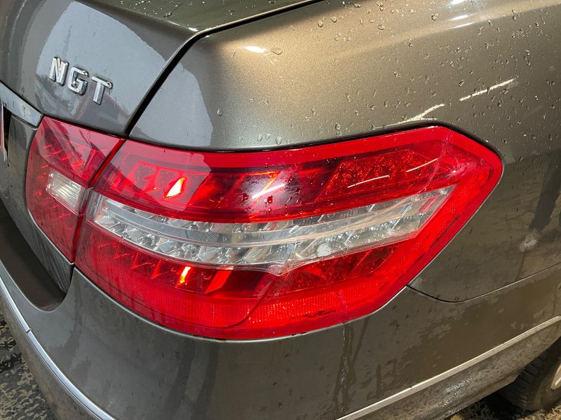 Mercedes-Benz E-Klasse E 200 NGT BlueEfficiency Avantgarde 2012 – снимка 36
