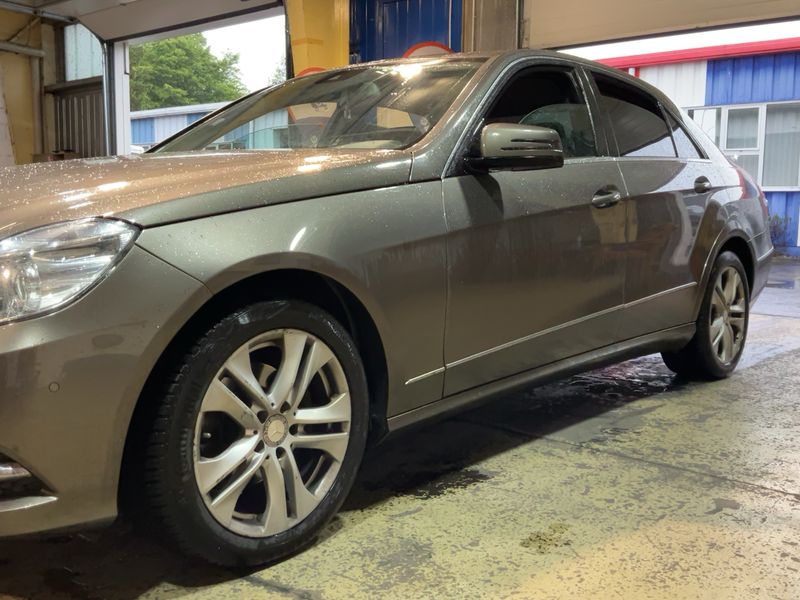 Mercedes-Benz E-Klasse E 200 NGT BlueEfficiency Avantgarde 2012 – снимка 2