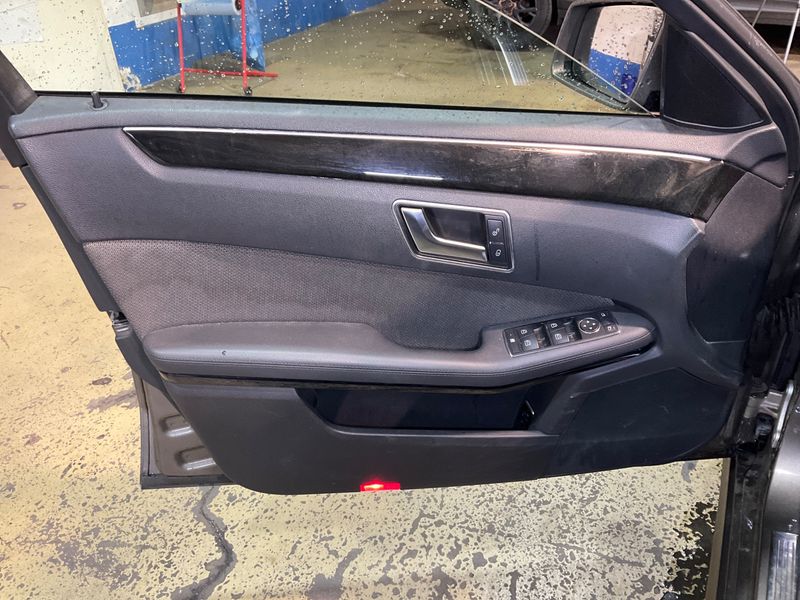 Mercedes-Benz E-Klasse E 200 NGT BlueEfficiency Avantgarde 2012 – снимка 23