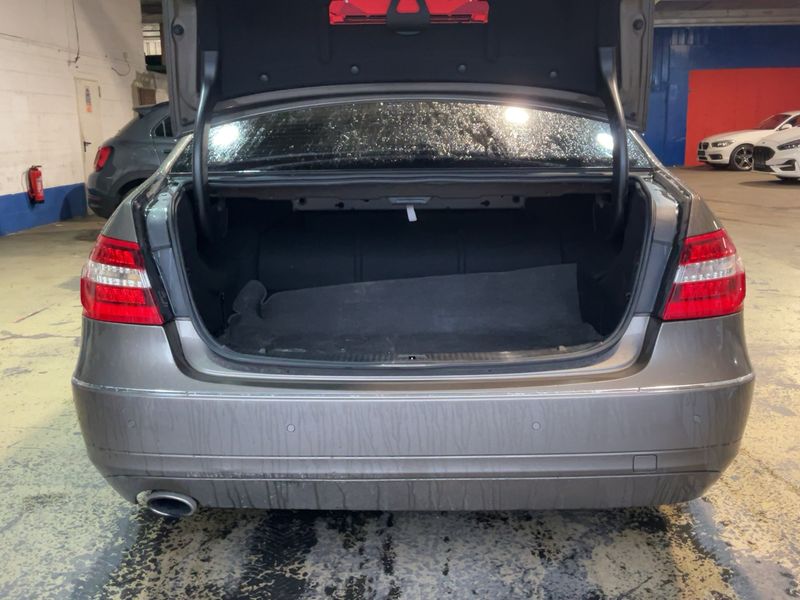 Mercedes-Benz E-Klasse E 200 NGT BlueEfficiency Avantgarde 2012 – снимка 15