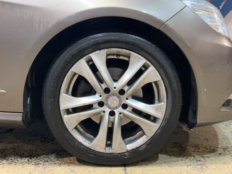 Mercedes-Benz E-Klasse E 200 NGT BlueEfficiency Avantgarde 2012 – снимка 11