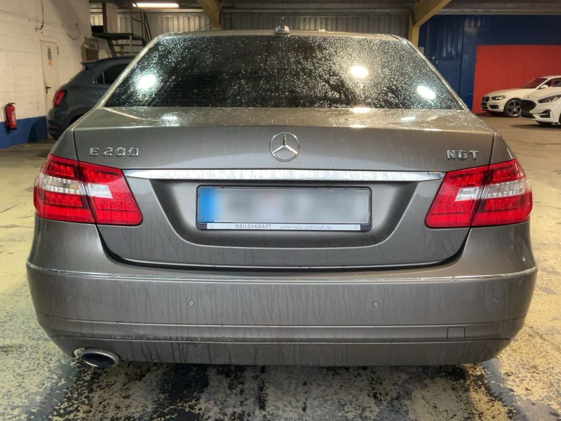 Mercedes-Benz E-Klasse E 200 NGT BlueEfficiency Avantgarde 2012 – снимка 7