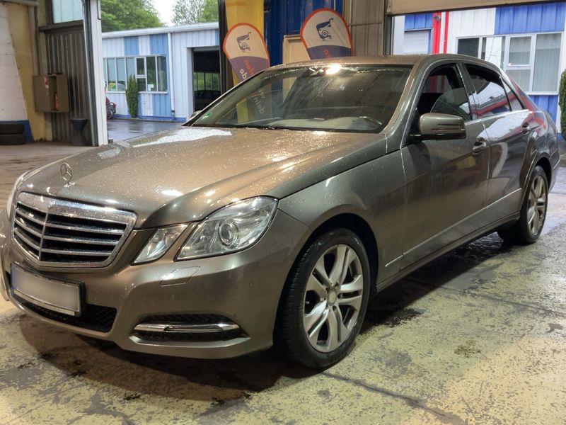 Mercedes-Benz E-Klasse E 200 NGT BlueEfficiency Avantgarde 2012 – снимка 1
