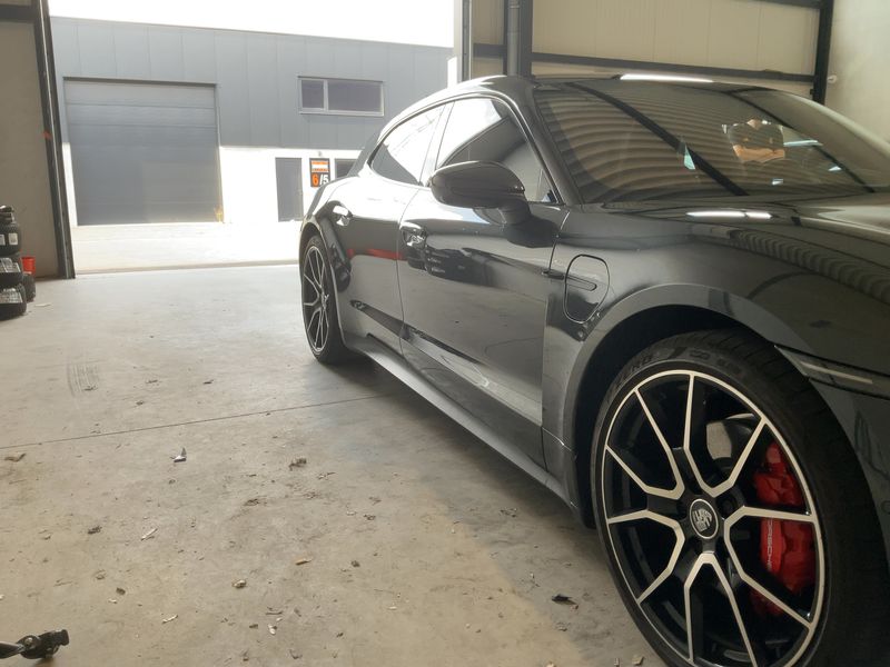 Porsche Taycan Sport Turismo 4S 2023 – снимка на щета