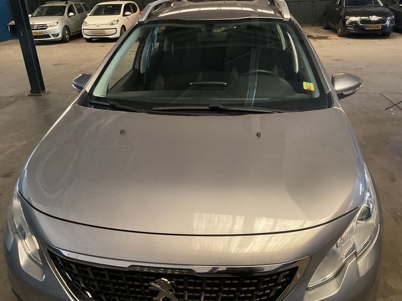 Peugeot 2008 1.2 VTi Access 2016 – снимка 21